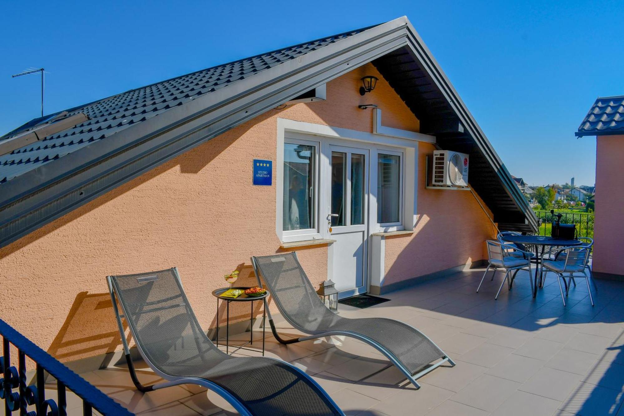 Studio Apartment Oaza Sisak Esterno foto